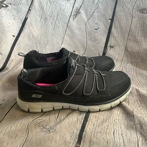 Skechers Synergy Black Sport Flex Sole Women’s Sz 7.5 Memory Foam Athletic Shoes